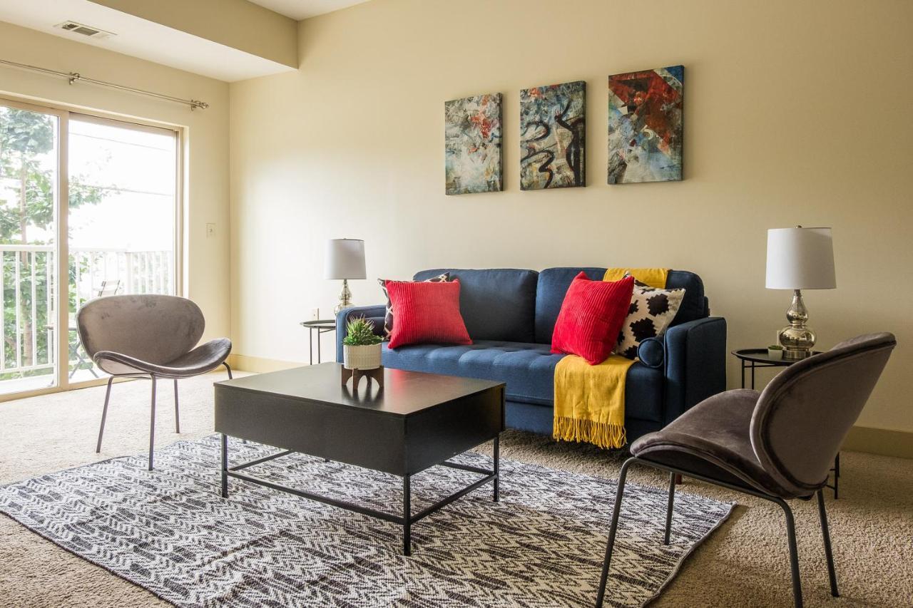 Frontdesk Portal Place Apts Oakland بيتسبرغ الغرفة الصورة